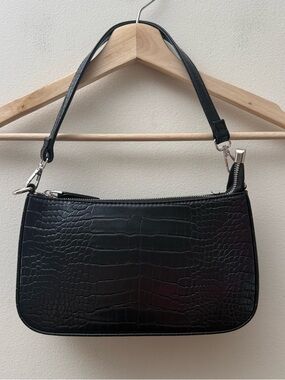 Black Croc-Embossed Shoulder Bag - Sleek Everyday Style